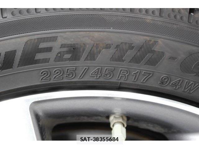 Lexus IS 2017-02 3377765-19