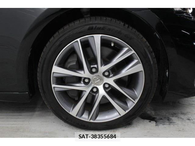 Lexus IS 2017-02 3377765-20