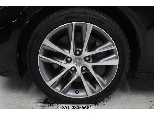 Lexus IS 2017-02 3377765-21