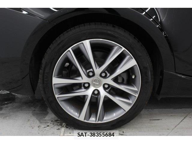 Lexus IS 2017-02 3377765-23