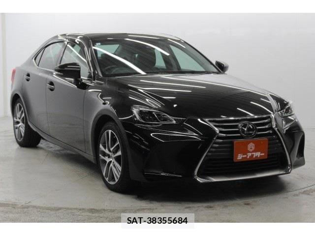 Lexus IS 2017-02 3377765-2
