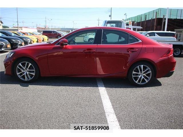 Lexus IS 2017-03 4241760-10