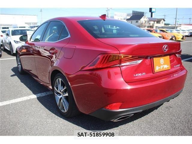Lexus IS 2017-03 4241760-11