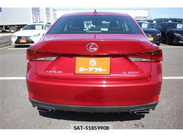 Lexus IS 2017-03 4241760-12