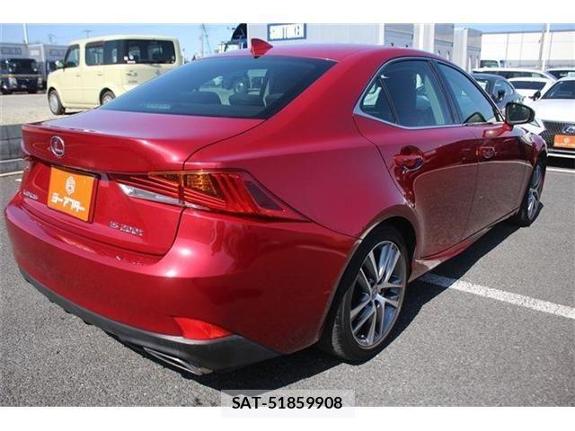 Lexus IS 2017-03 4241760-13