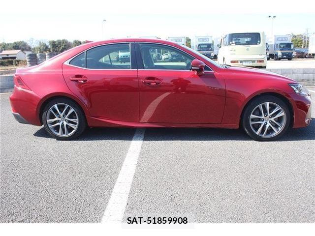 Lexus IS 2017-03 4241760-14