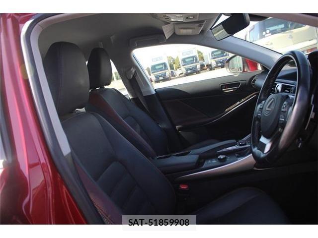 Lexus IS 2017-03 4241760-21
