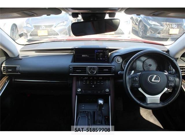 Lexus IS 2017-03 4241760-26