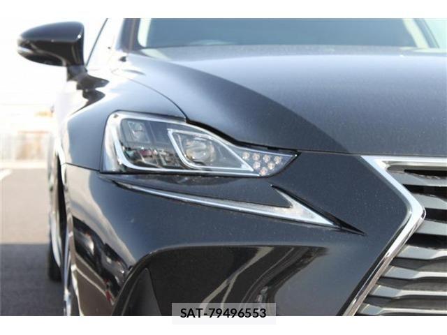 Lexus IS 2017-03 5870842-10