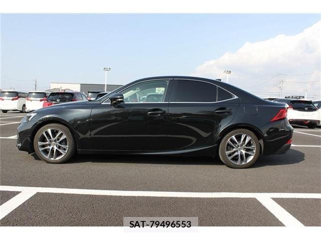 Lexus IS 2017-03 5870842-14