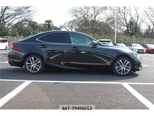 Lexus IS 2017-03 5870842-20