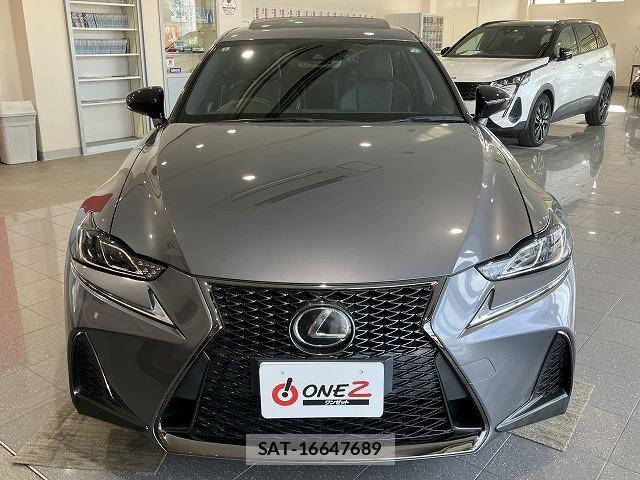 Lexus IS 2017-04 6612796-11