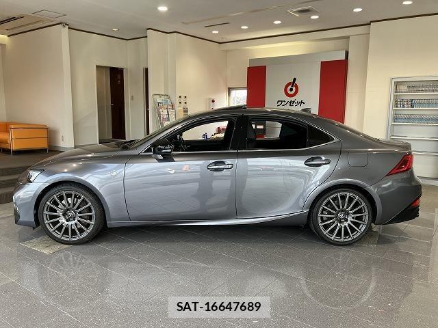 Lexus IS 2017-04 6612796-14