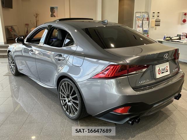 Lexus IS 2017-04 6612796-18