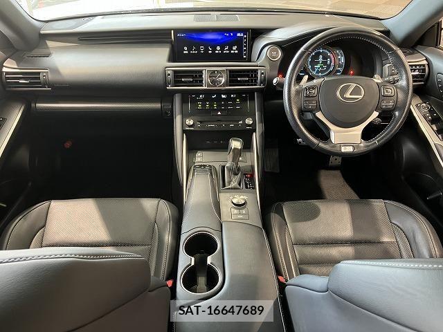 Lexus IS 2017-04 6612796-1
