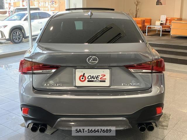 Lexus IS 2017-04 6612796-23