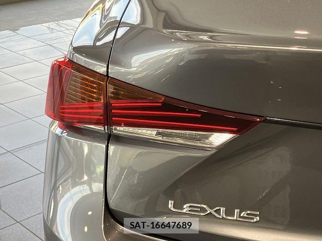 Lexus IS 2017-04 6612796-26