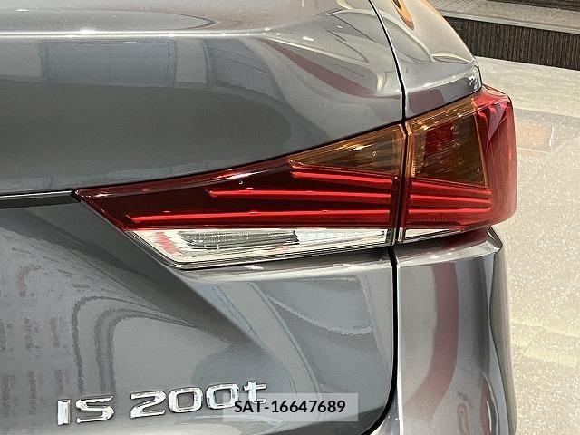 Lexus IS 2017-04 6612796-27
