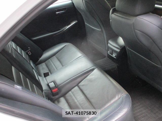 Lexus IS 2015-08 6672255-10