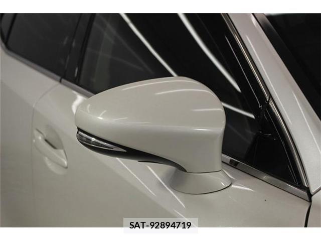 Lexus IS 2016-12 8208354-9