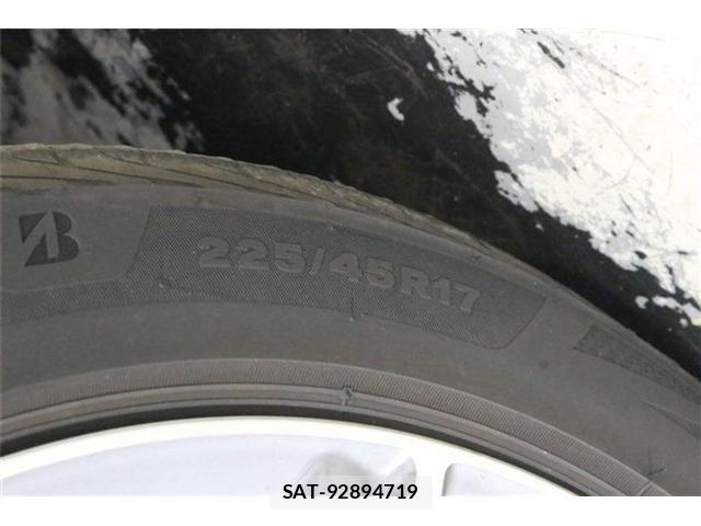 Lexus IS 2016-12 8208354-19