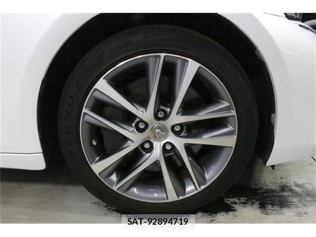 Lexus IS 2016-12 8208354-20