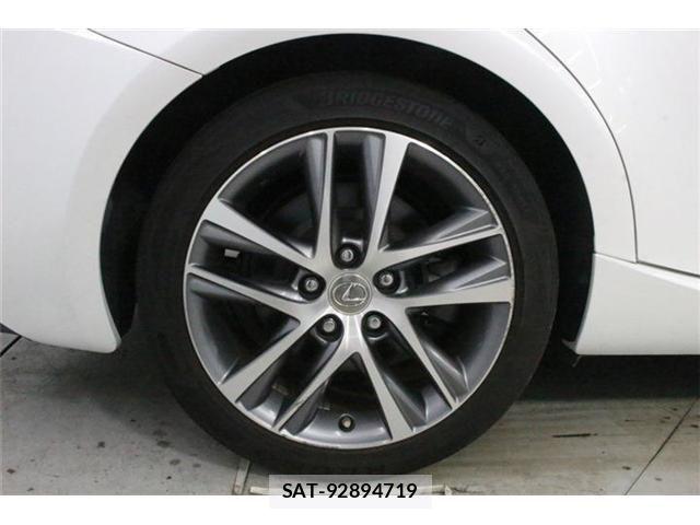 Lexus IS 2016-12 8208354-23