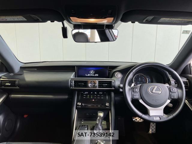 Lexus IS 2017-03 8208352-9