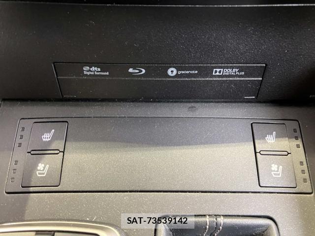 Lexus IS 2017-03 8208352-16