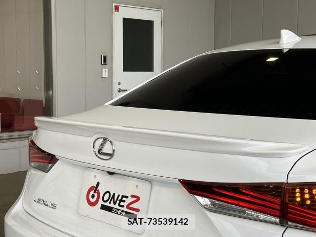Lexus IS 2017-03 8208352-7