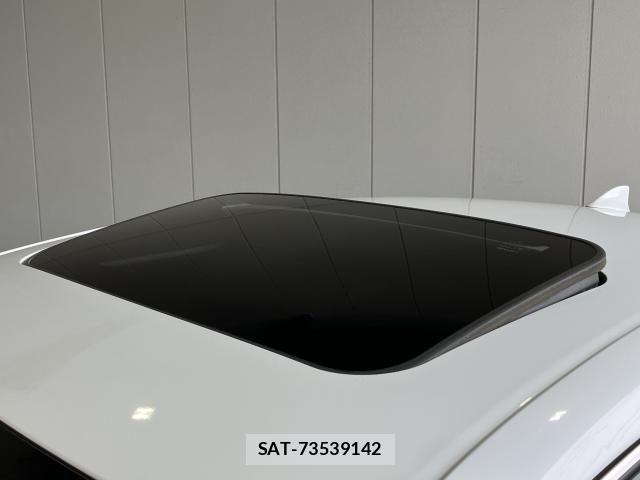 Lexus IS 2017-03 8208352-8
