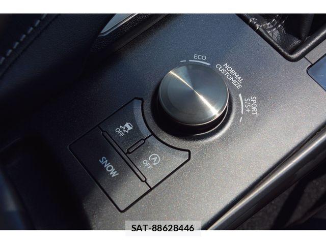Lexus IS 2016-11 8354840-12