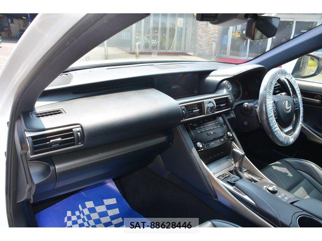 Lexus IS 2016-11 8354840-14