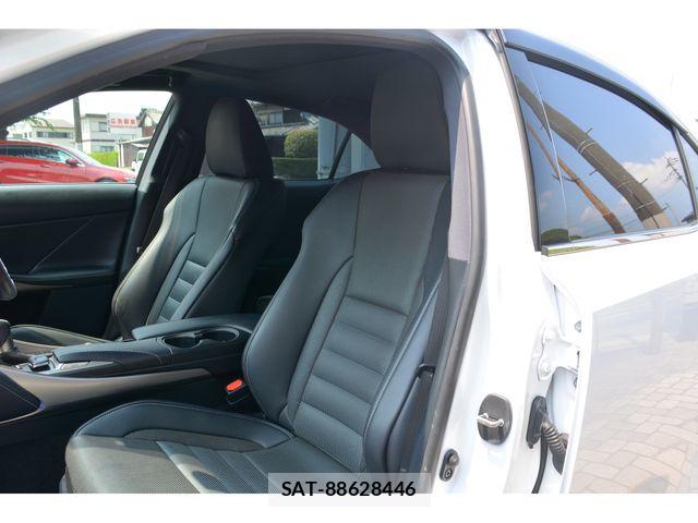 Lexus IS 2016-11 8354840-15