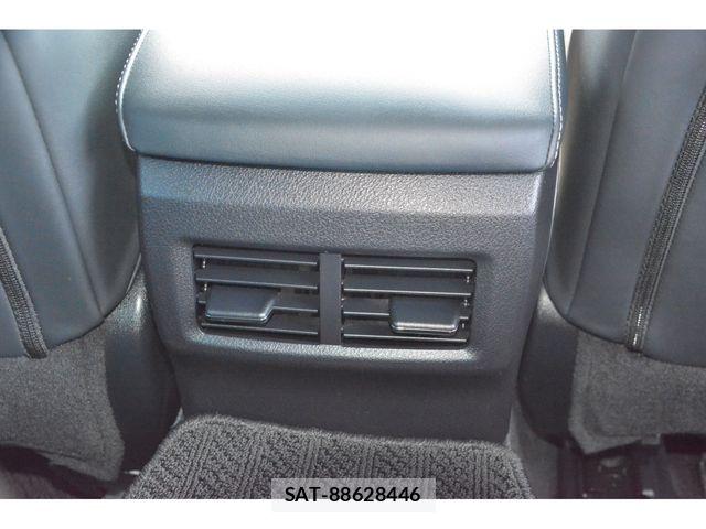 Lexus IS 2016-11 8354840-16