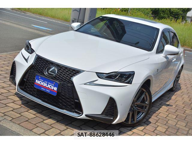 Lexus IS 2016-11 8354840-19