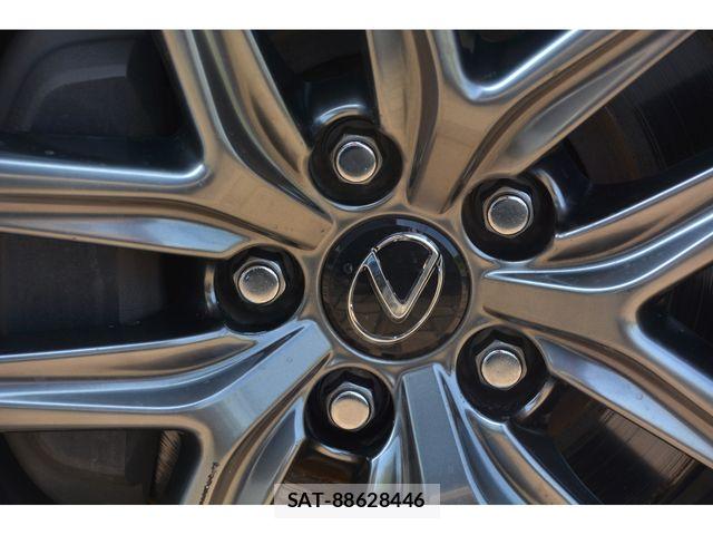 Lexus IS 2016-11 8354840-24