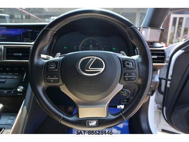 Lexus IS 2016-11 8354840-7