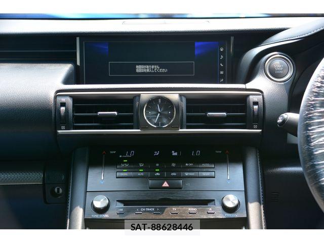 Lexus IS 2016-11 8354840-8