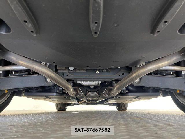 Lexus IS 2016-04 8666386-17