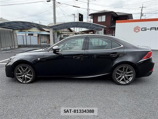Lexus IS 2017-01 8666387-9