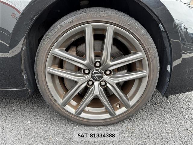 Lexus IS 2017-01 8666387-12