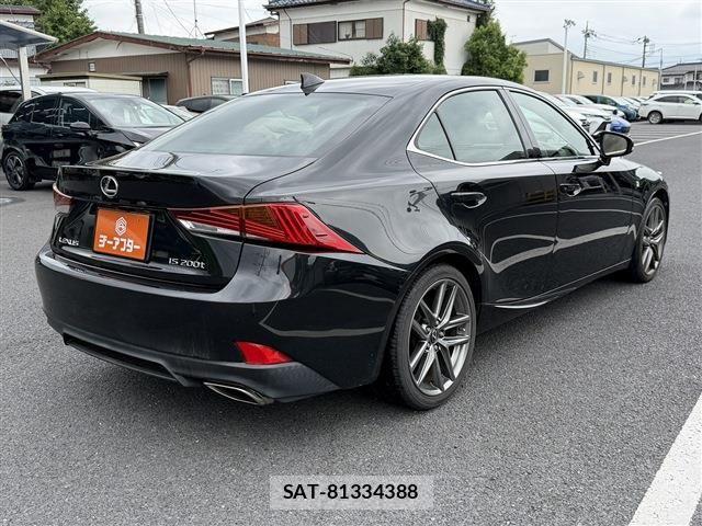 Lexus IS 2017-01 8666387-20