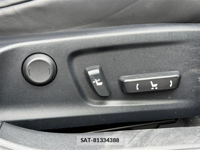 Lexus IS 2017-01 8666387-4