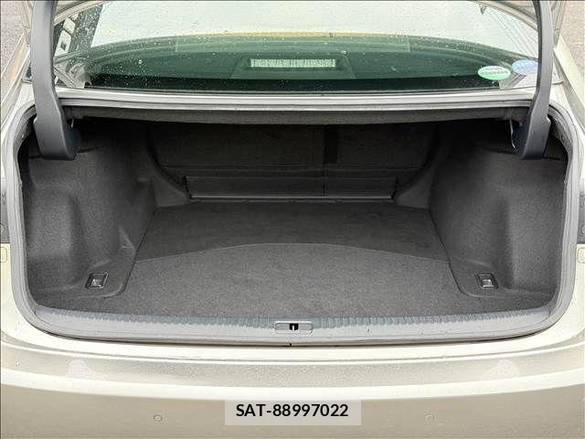 Lexus IS 2016-07 8796459-10