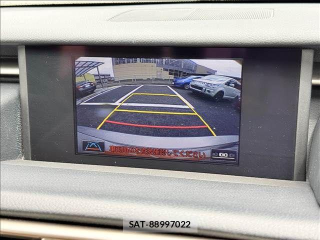 Lexus IS 2016-07 8796459-11