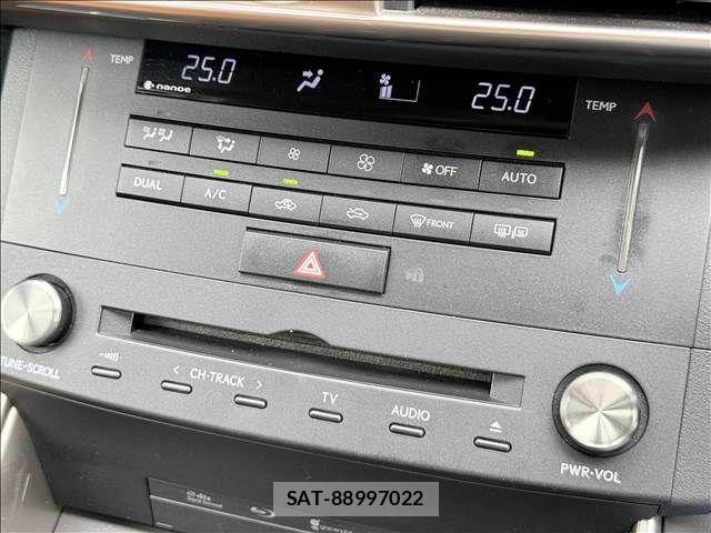 Lexus IS 2016-07 8796459-12