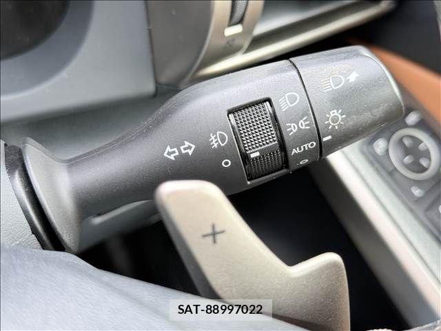 Lexus IS 2016-07 8796459-26