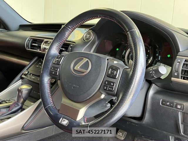 Lexus IS 2017-03 8829939-15