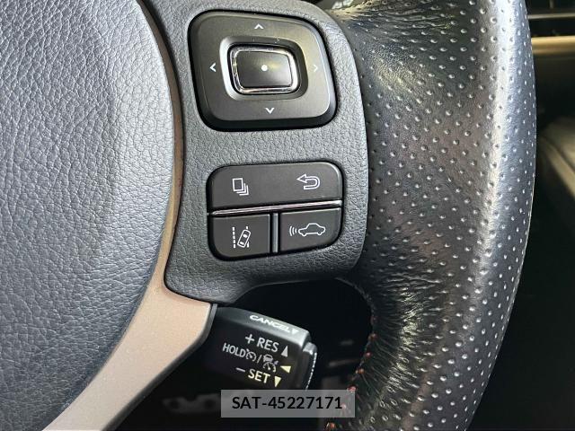 Lexus IS 2017-03 8829939-16